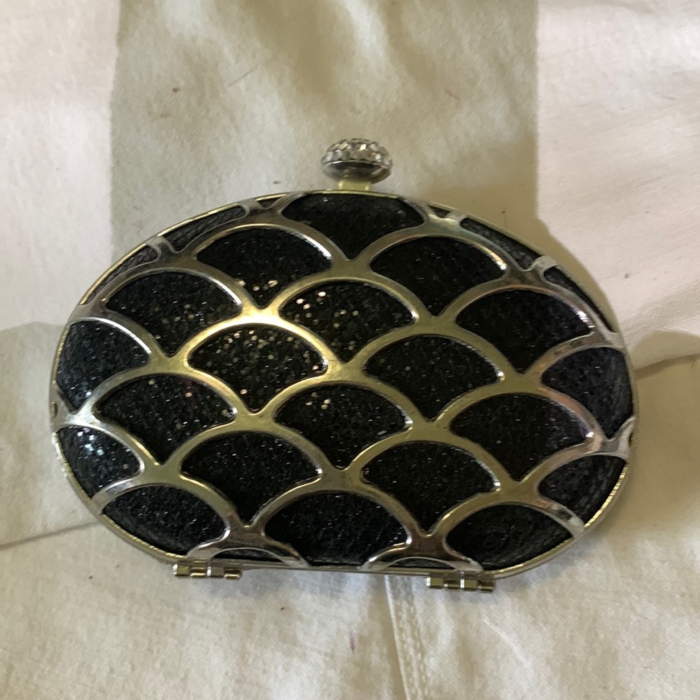 BLACK AND SILVER EVENING HARD-CASE BAG